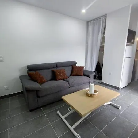 Holiday home Petite Maison Avec Jardin Montlucon