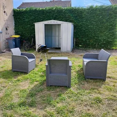 Petite Maison Avec Jardin Montlucon