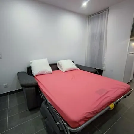 Petite Maison Avec Jardin * Montluçon