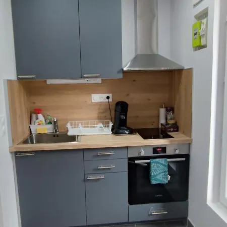 Petite Maison Avec Jardin * Montlucon