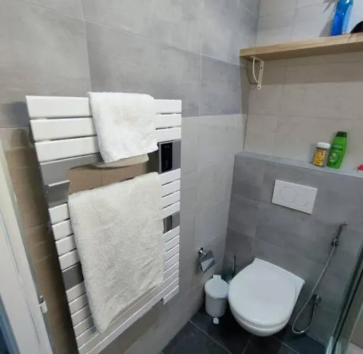 Holiday home Petite Maison Avec Jardin *