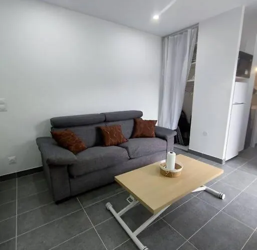 Holiday home Petite Maison Avec Jardin Montlucon